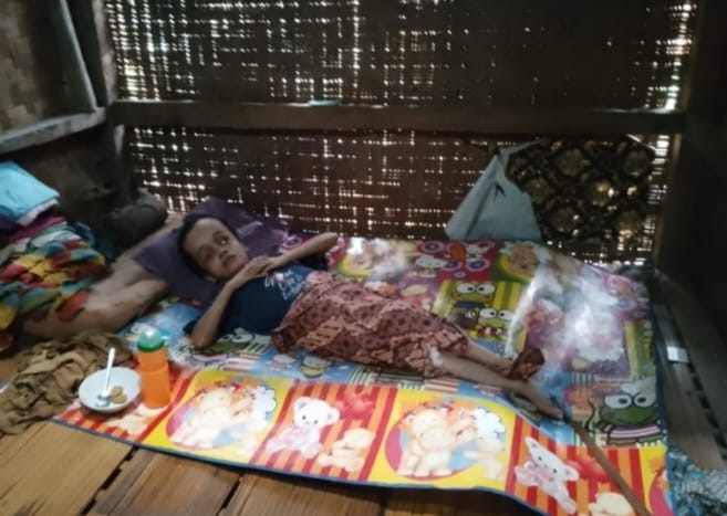 Seorang Anak yang Sejak Usia 4 Bulan Terjangkit Penyakit Membutuhkan Uluran Tangan