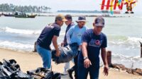 Dalam Momentum HPN: MOI Banten Bersama JPMI Bersihkan Sampah di Pesisir Laut Teluk Labuan
