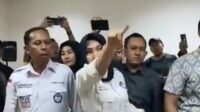 Ricuh di Rapat: Anggota Komisi III DPRD Samarinda Lempar Nasi Kotak ke Pejabat PUPR