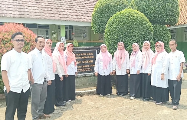 Screenshot_20250409_205832_Gallery Kepala Sekolah SDN Kosambi Berikan Apresiasi Program MBG Dari Pihak Aston Hotel