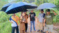 Disela Guyuran Hujan Deras: Bupati Serang Beserta Camat Survei Jalan Cikuya