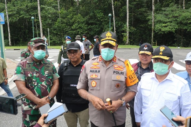 Kapolda Papua, Pangdam XVII/Cenderawasih dan Kabinda Papua Mengecek Langsung TKP Penembakan Karyawan Freeport WhatsApp Image 2020 03 31 at 16.23.21