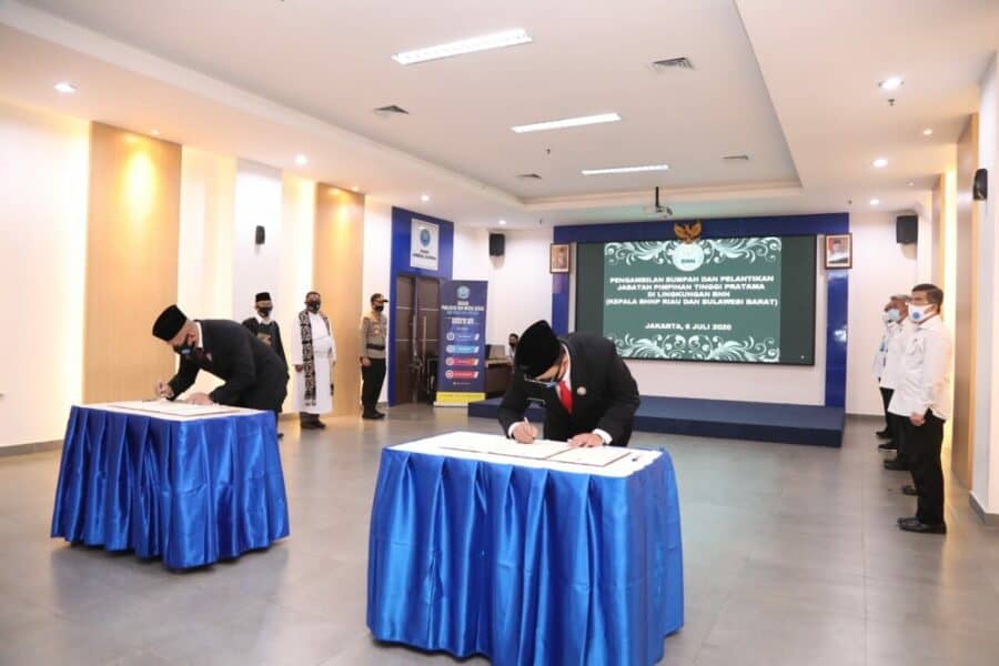 Kepala BNN RI Lantik Kepala BNNP Riau dan BNNP Sulawesi Barat whatsapp image 2020 07 06 at 15.47 .09 1 900x600 1