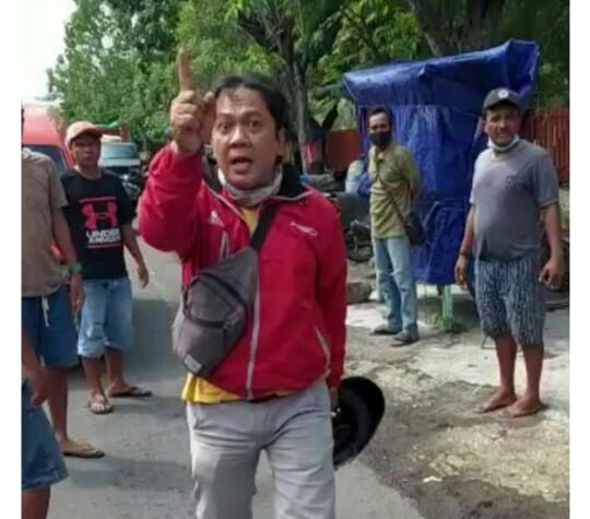 Dinasehati Tidak Menggunakan Handpone Saat Mengendarai sepeda motor marah-marah ketika di tegur