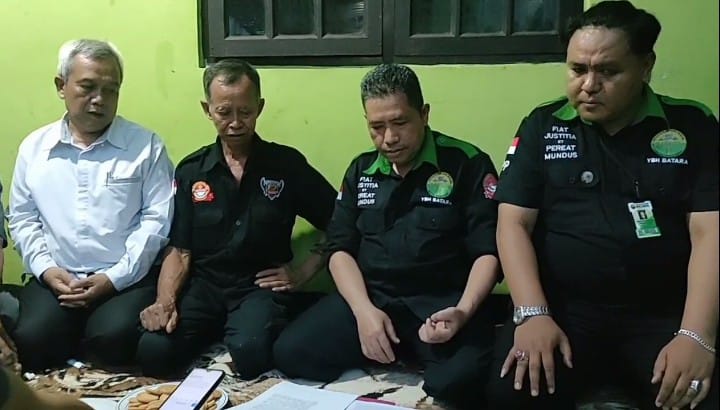Dalam kunjungan Terkait Tanah dan Yayasan SMK GM Desa Wanaherang, Team Kuasa Hukum Bulan Bintang Dan YBH Batara Angkat Bicara
