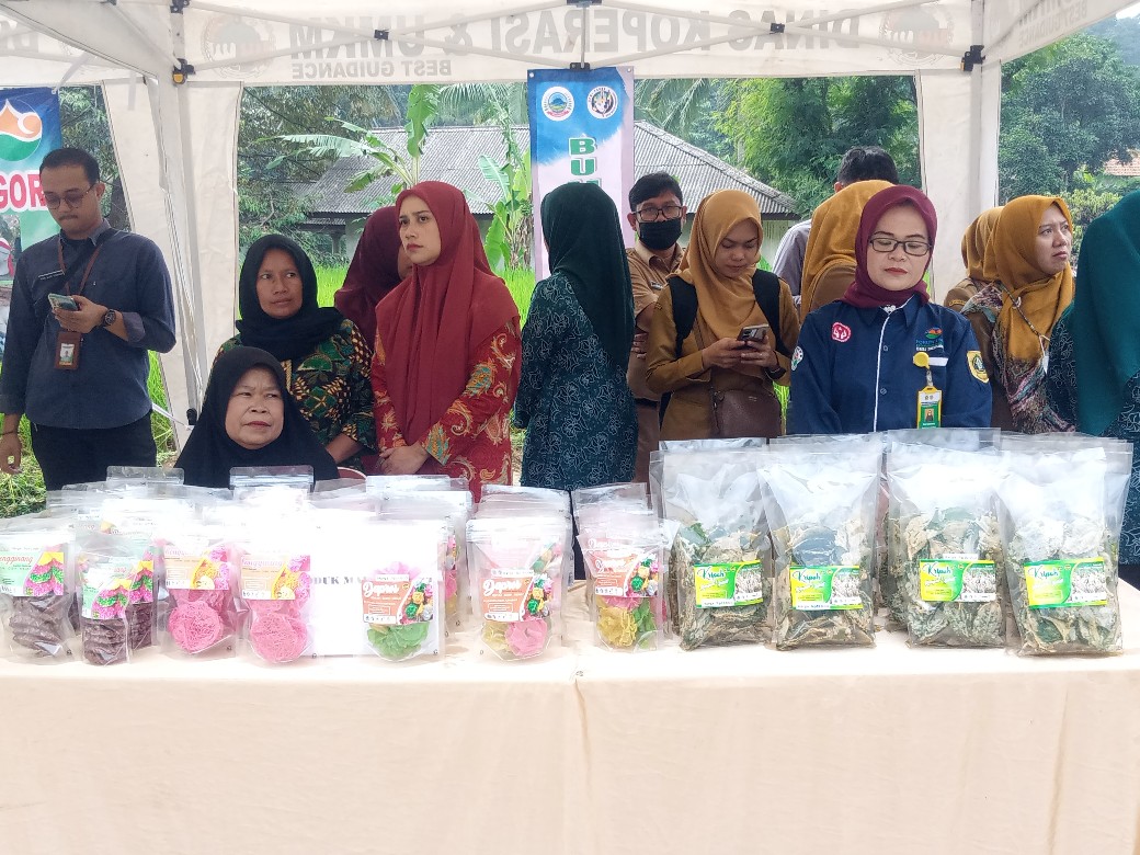 Forum UMKM Kecamatan Pamijahan Tampil dalam Kegiatan Kunjungan dari Kemenparekraf