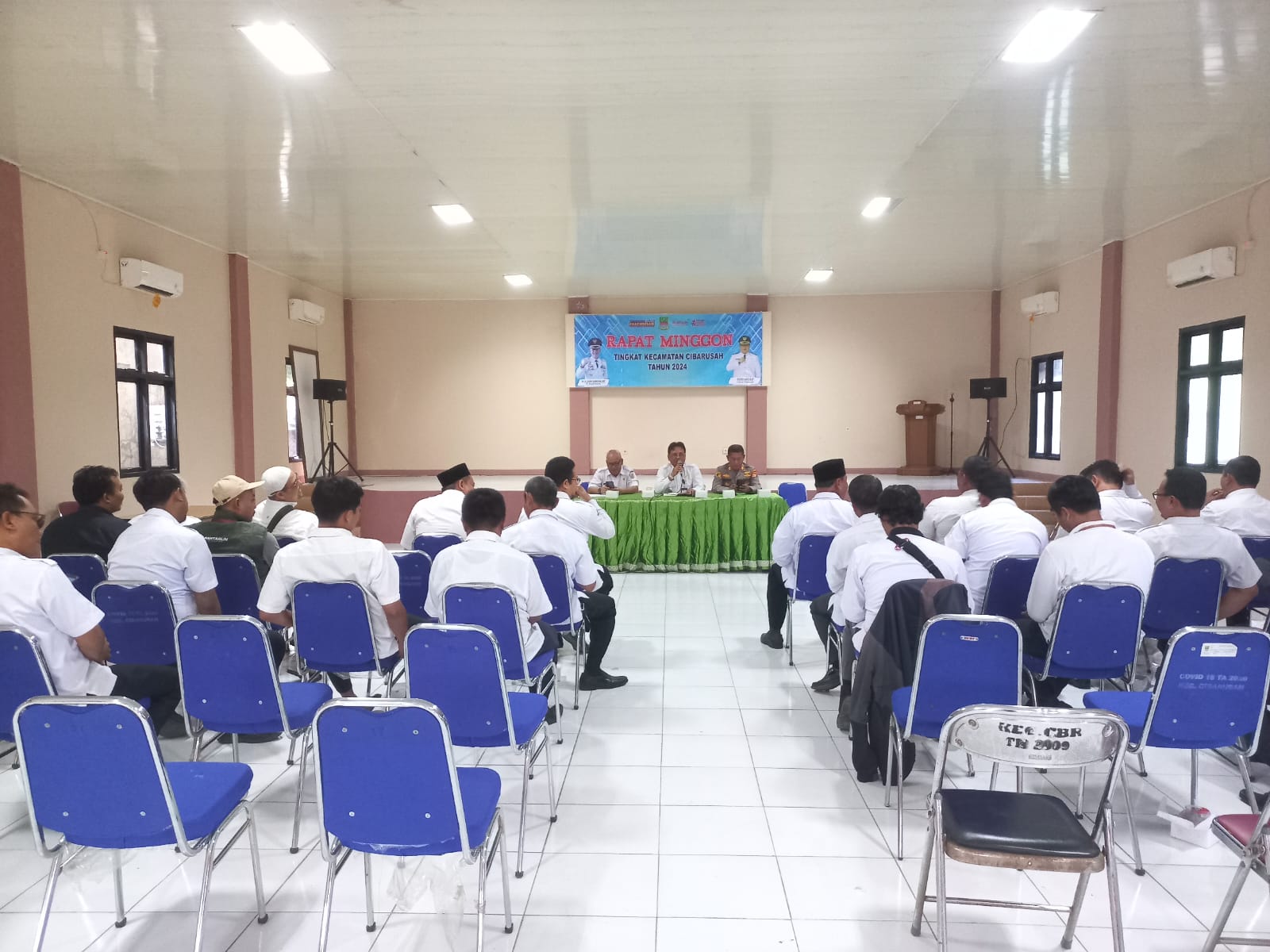 Desak Pemkab Bekasi Demi Menjaga Keamanan Kapolsek Cibarusah AKP. Yendrizen : Penerangan Jalan Umum Harus Menjadi Prioritas Untuk Diperbaiki Desak Pemkab Bekasi Demi Menjaga Keamanan Kapolsek Cibarusah AKP. Yendrizen : Penerangan Jalan Umum Harus Menjadi Prioritas Untuk Diperbaiki