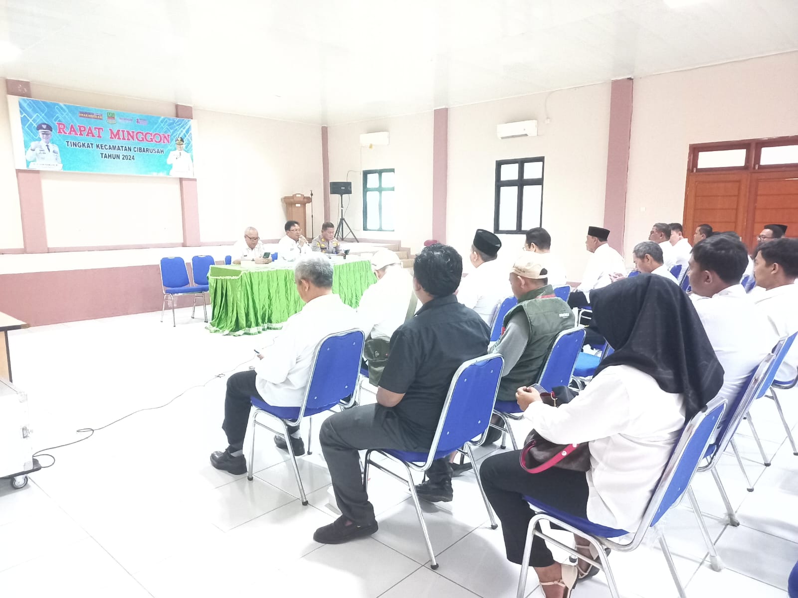 Desak Pemkab Bekasi Demi Menjaga Keamanan Kapolsek Cibarusah AKP. Yendrizen : Penerangan Jalan Umum Harus Menjadi Prioritas Untuk Diperbaiki Desak Pemkab Bekasi Demi Menjaga Keamanan Kapolsek Cibarusah AKP. Yendrizen : Penerangan Jalan Umum Harus Menjadi Prioritas Untuk Diperbaiki