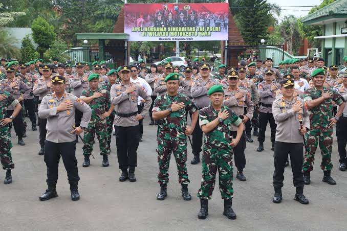 Hari Bhayangkara Sebagai Momentum Untuk Memperkuat Sinergitas TNI-Polri