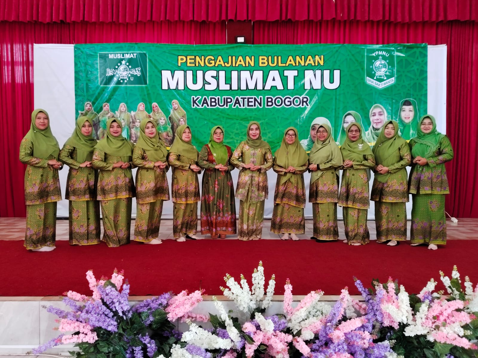 Berkibar Berkah Muslimat PC Kabupaten Bogor: Penguatan Ibadah Shalat sebagai Pilar Kekuatan Bangsa Berkibar Berkah Muslimat PC Kabupaten Bogor: Penguatan Ibadah Shalat sebagai Pilar Kekuatan Bangsa