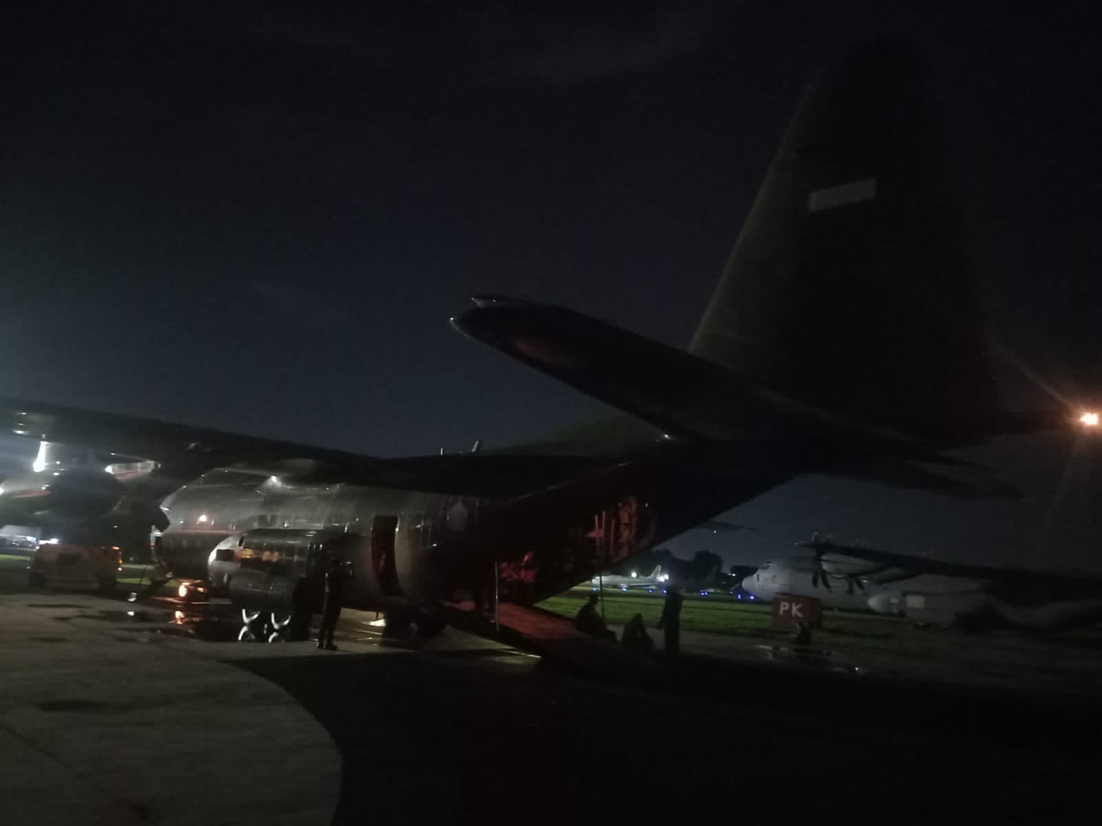 Pesawat Hercules A-1331 Jajaran Koopsud II Bawa Bantuan Kemanusiaan Pemerintah RI Untuk Korban Gempa Myanmar Pesawat Hercules A-1331 Jajaran Koopsud II Bawa Bantuan Kemanusiaan Pemerintah RI Untuk Korban Gempa Myanmar