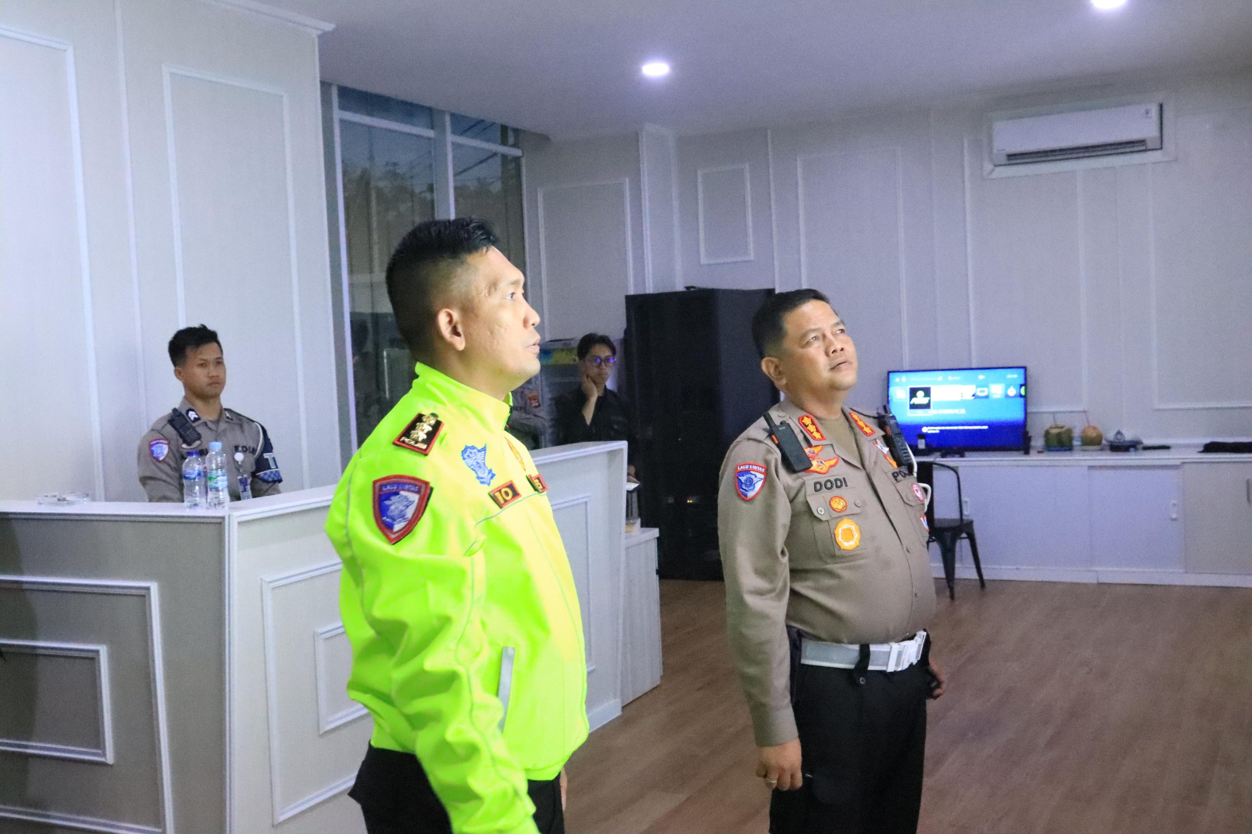 Kapolres Bogor Sambut Dirlantas Polda Jabar di Gadog, Pastikan yang Berwisata Maupun Arus Balik Lebaran Lancar