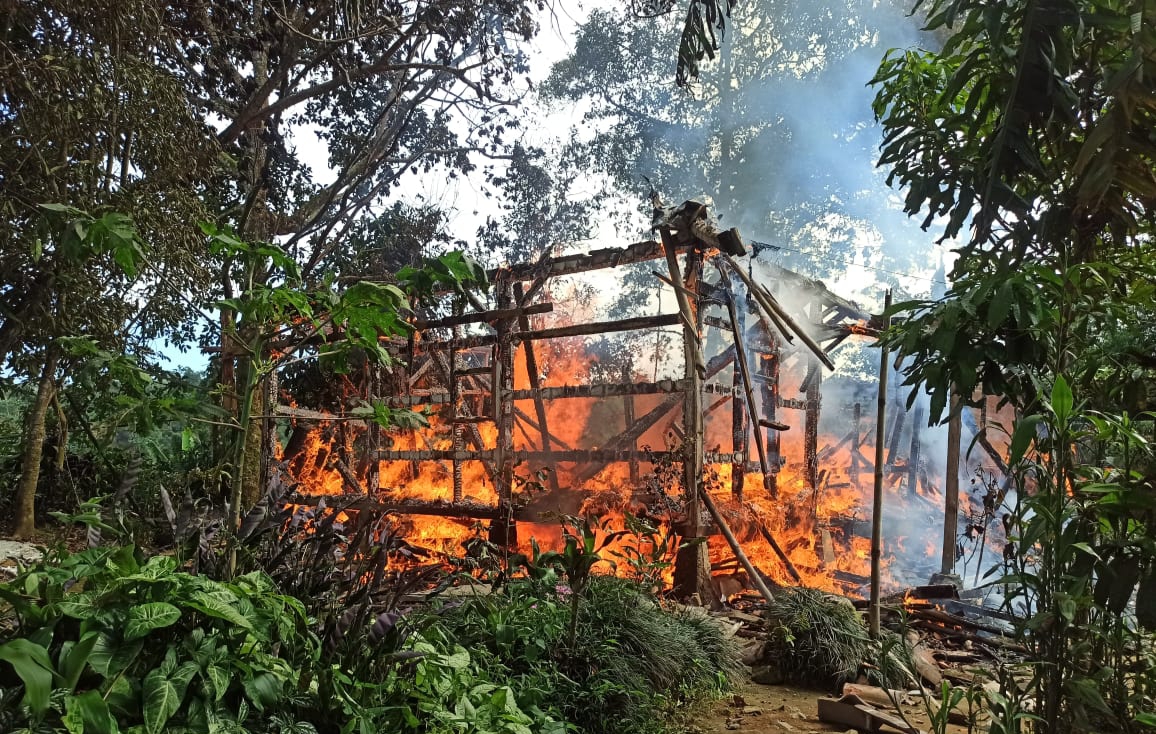 Peristiwa Naas Terjadi Di Kecamatan Kadudampit Sukabumi, Sebuah Rumah Ludes Di lahap Api