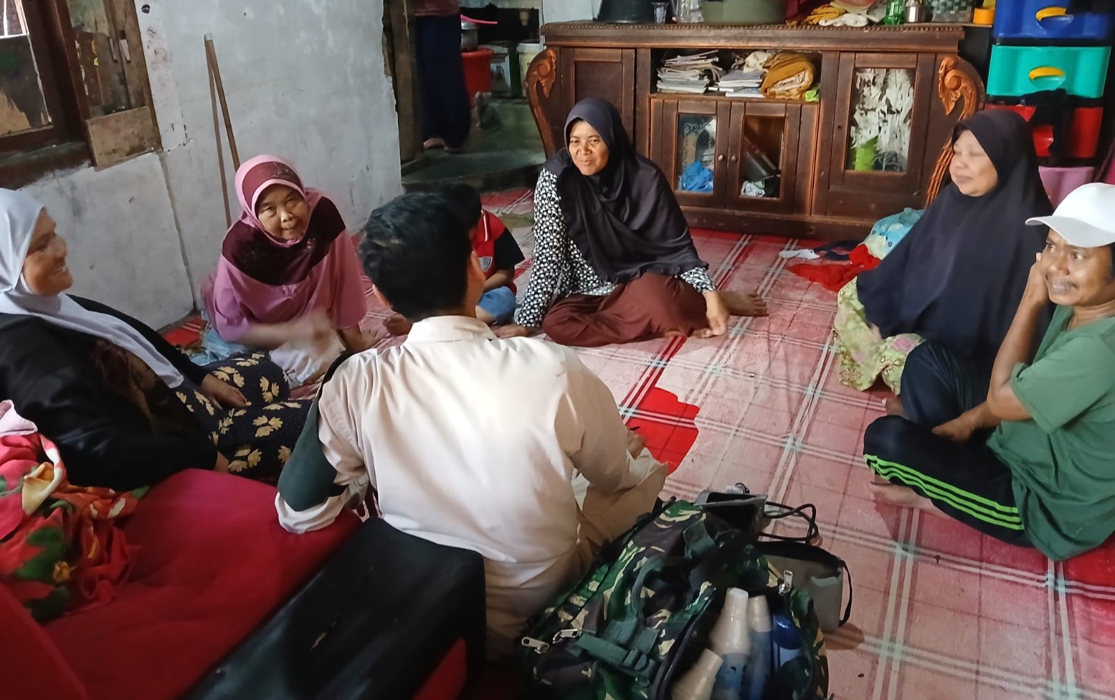 Bagian Dari TMMD ke-124 Kodim 0607/Kota Sukabumi, Gelar Pengobatan Ke Rumah Rumah