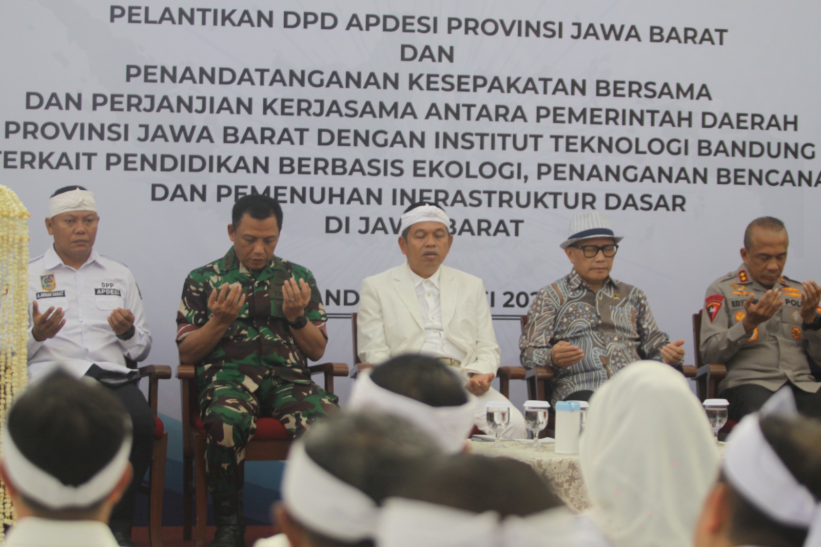 Pangdam III/Slw Hadiri Pelantikan DPD Apdesi Provinsi Jawa Barat di Gedung Sate