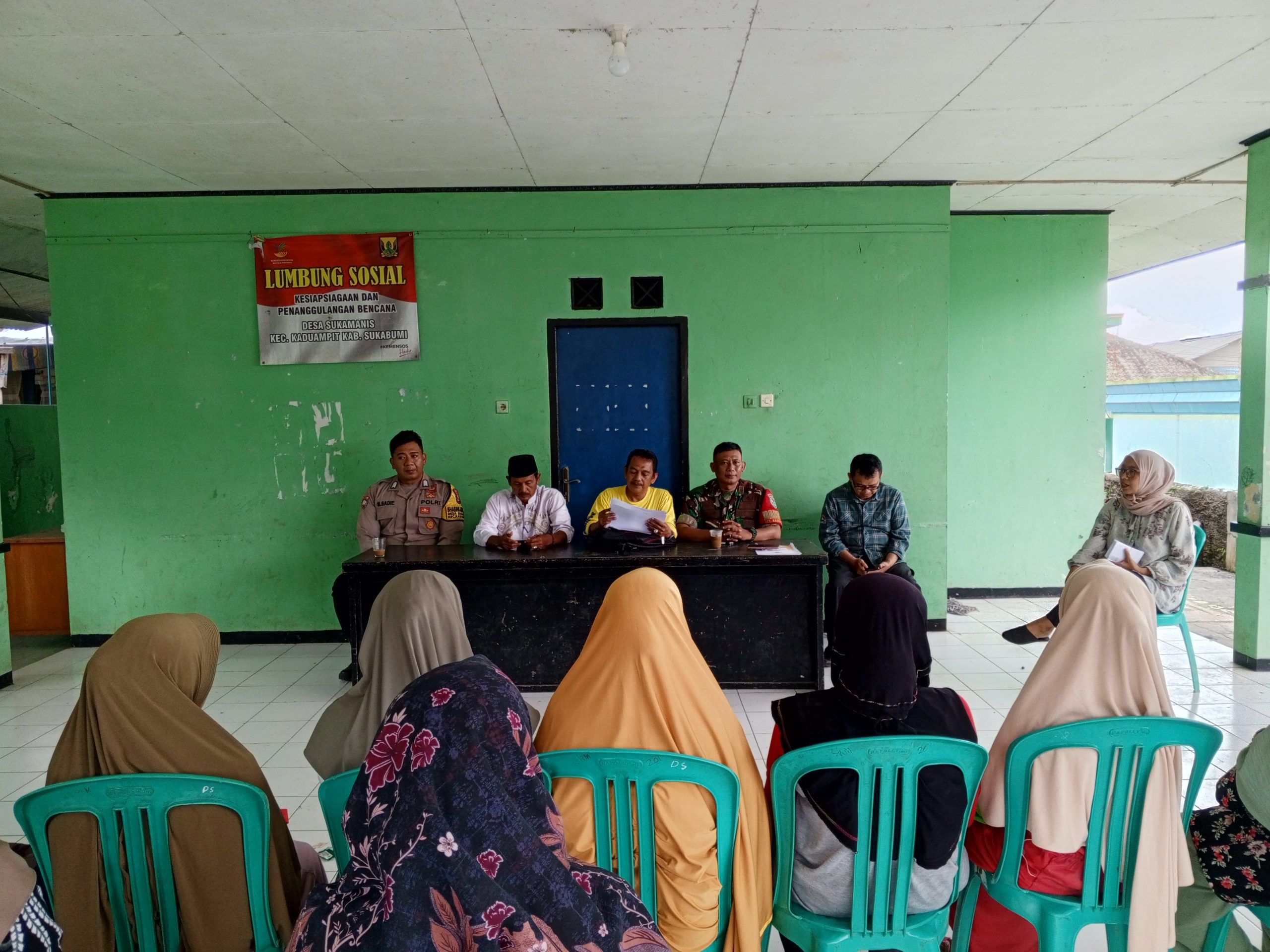 Pemdes Sukamanis Salurkan Bantuan Langsung Tunai Dana Desa tahun 2025 Kepada 35 KPM Pemdes Sukamanis Salurkan Bantuan Langsung Tunai Dana Desa tahun 2025 Kepada 35 KPM