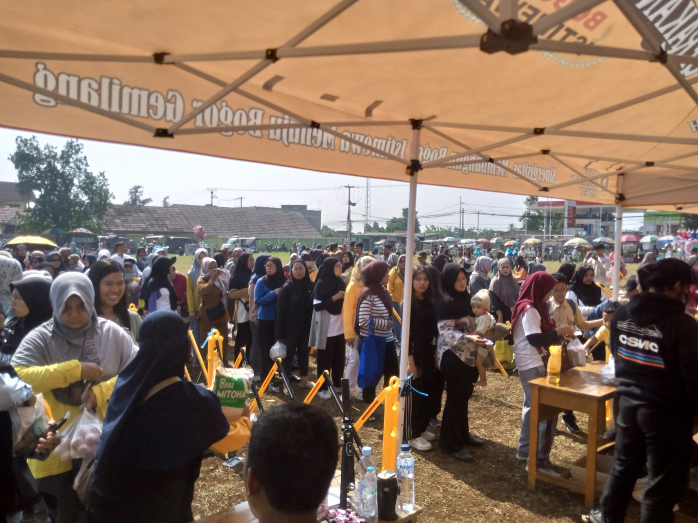 Gerakan Pangan Murah Sambut HJB ke-543 di Kecamatan Ciampea Diserbu Ibu-Ibu