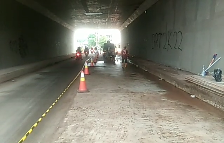 PT. WIKA-PP-KMK-HKI KSO Giat Bersih Jalan Sampora - Pegadungan Desa Jayasampurna Untuk Cegah Lakalantas