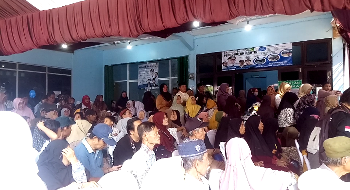 Ratusan Warga Cibungbulang Antusias Ikuti Pengobatan Gratis Klinik dr. Fadhlan