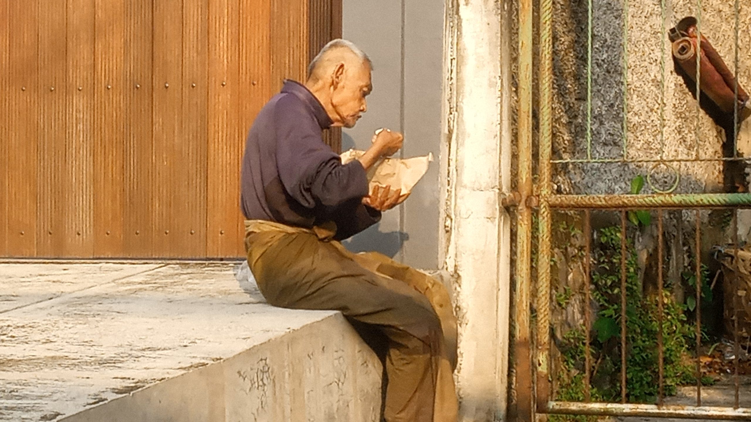 Warga Leuwiliang Resah: ODGJ dan OT Berkeliaran, Pemerintah Diminta Perkuat Kolaborasi Penanganan Warga Leuwiliang Resah: ODGJ dan OT Berkeliaran, Pemerintah Diminta Perkuat Kolaborasi Penanganan