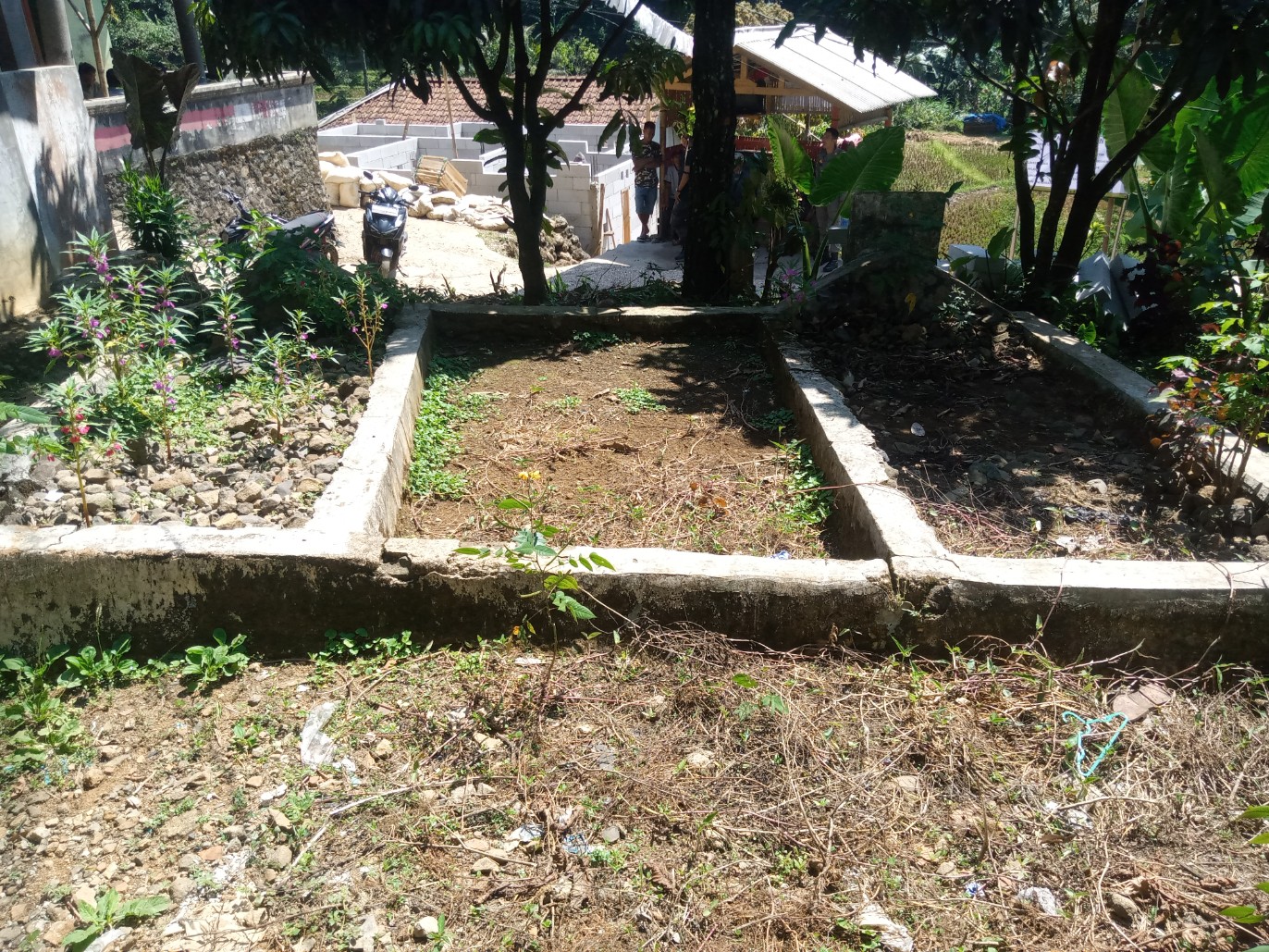 Tersembunyi di Puraseda: Makam Dua Pahlawan yang Gugur Lawan Belanda Tersembunyi di Puraseda: Makam Dua Pahlawan yang Gugur Lawan Belanda