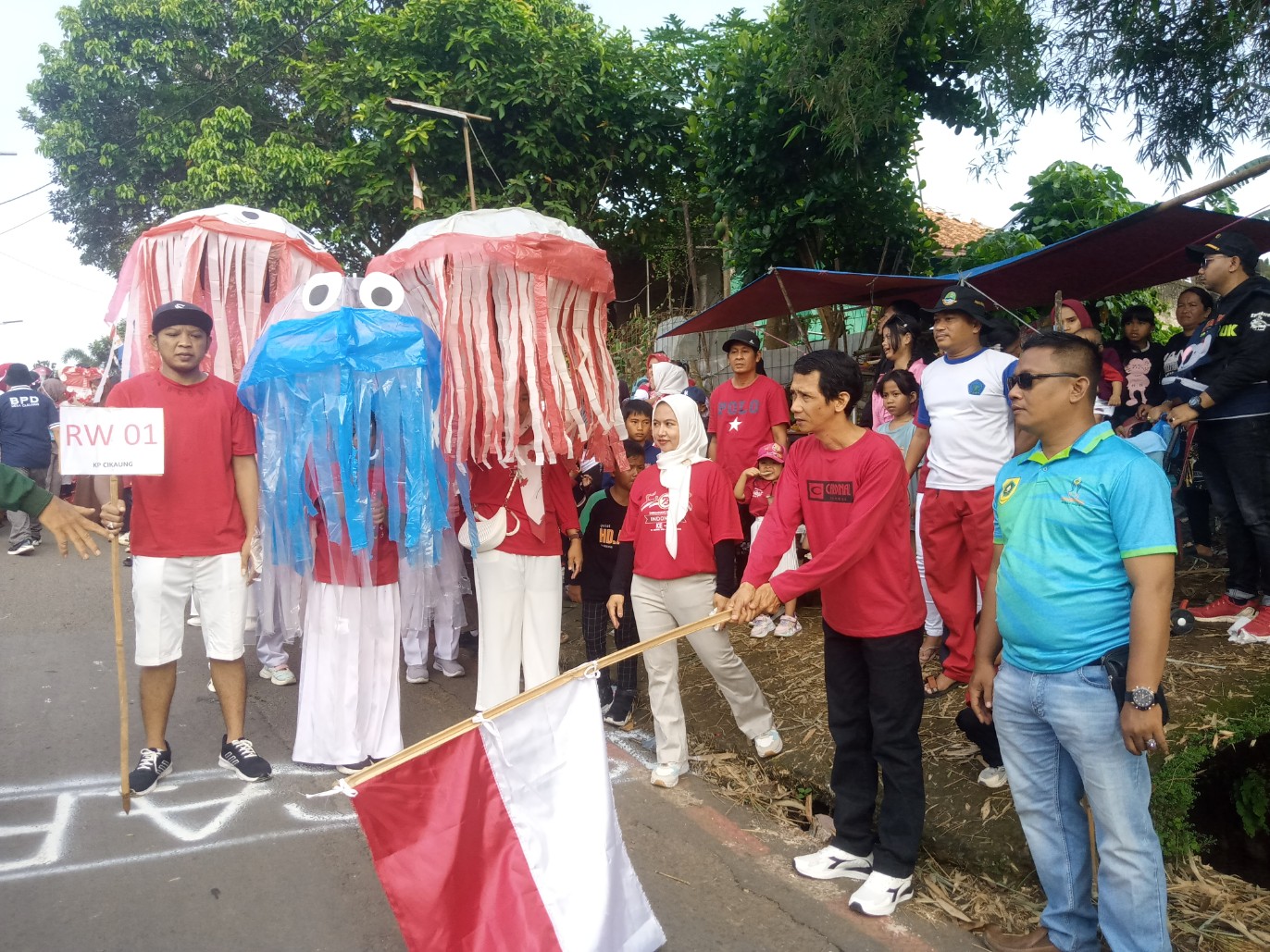 Pemdes Cijujung Gelar Jalan Sehat Meriahkan HUT RI ke-80 Pemdes Cijujung Gelar Jalan Sehat Meriahkan HUT RI ke-80