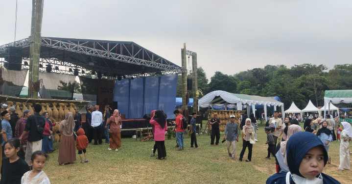 Meriah dan Penuh Makna, HIMAS 2025 di Desa Guradog Tarik Perhatian hingga Luar Daerah Meriah dan Penuh Makna, HIMAS 2025 di Desa Guradog Tarik Perhatian hingga Luar Daerah