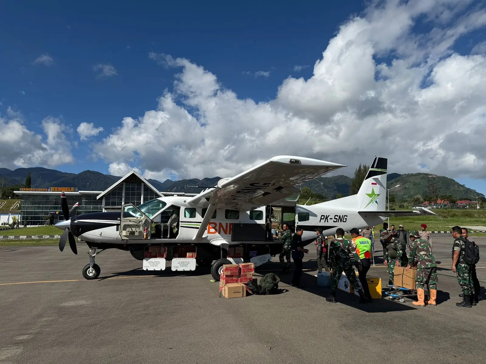 Helikopter dan Pesawat BNPB Kirimkan Bantuan Logistik ke Aceh Tamiang, Bener Meriah dan Aceh Tengah