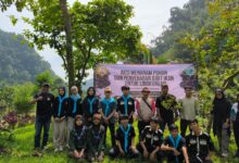 Hari Bumi 2026, Komunitas di Pamijahan Tanam Pohon dan Tebar Ikan di Hulu Cipurabakti