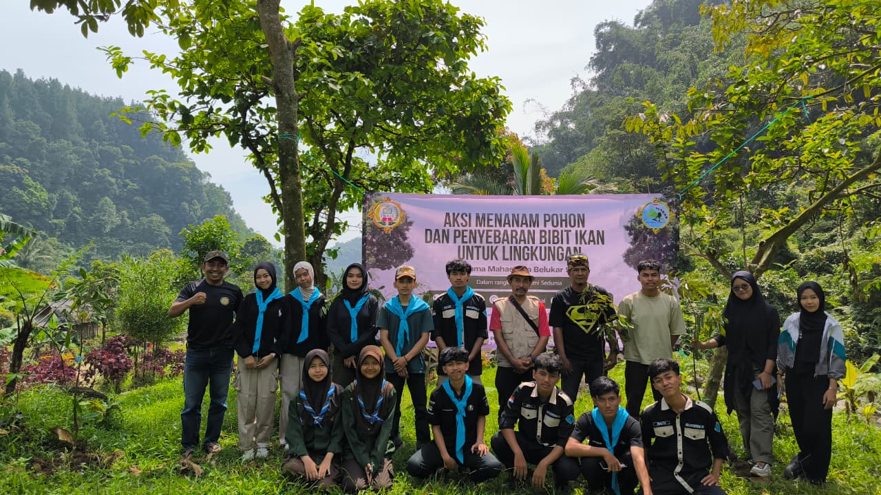 Hari Bumi 2026, Komunitas di Pamijahan Tanam Pohon dan Tebar Ikan di Hulu Cipurabakti