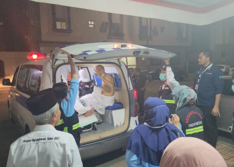 Proses Evakuasi Jemaah Haji Sakit dari KKHI Madinah ke KKHI Makkah telah Usai