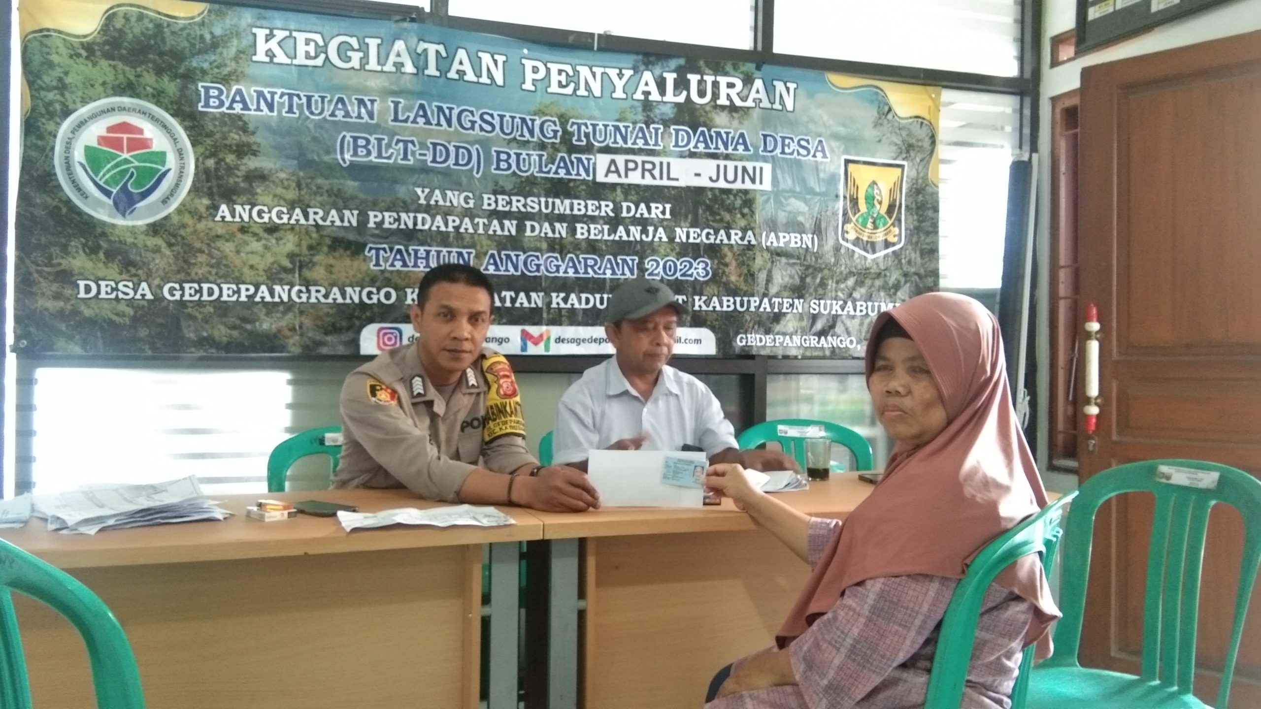 Pemdes Gede Pangrango Realisasikan BLT DD Tahap II Tahun 2023 Periode April-Mei-Juni