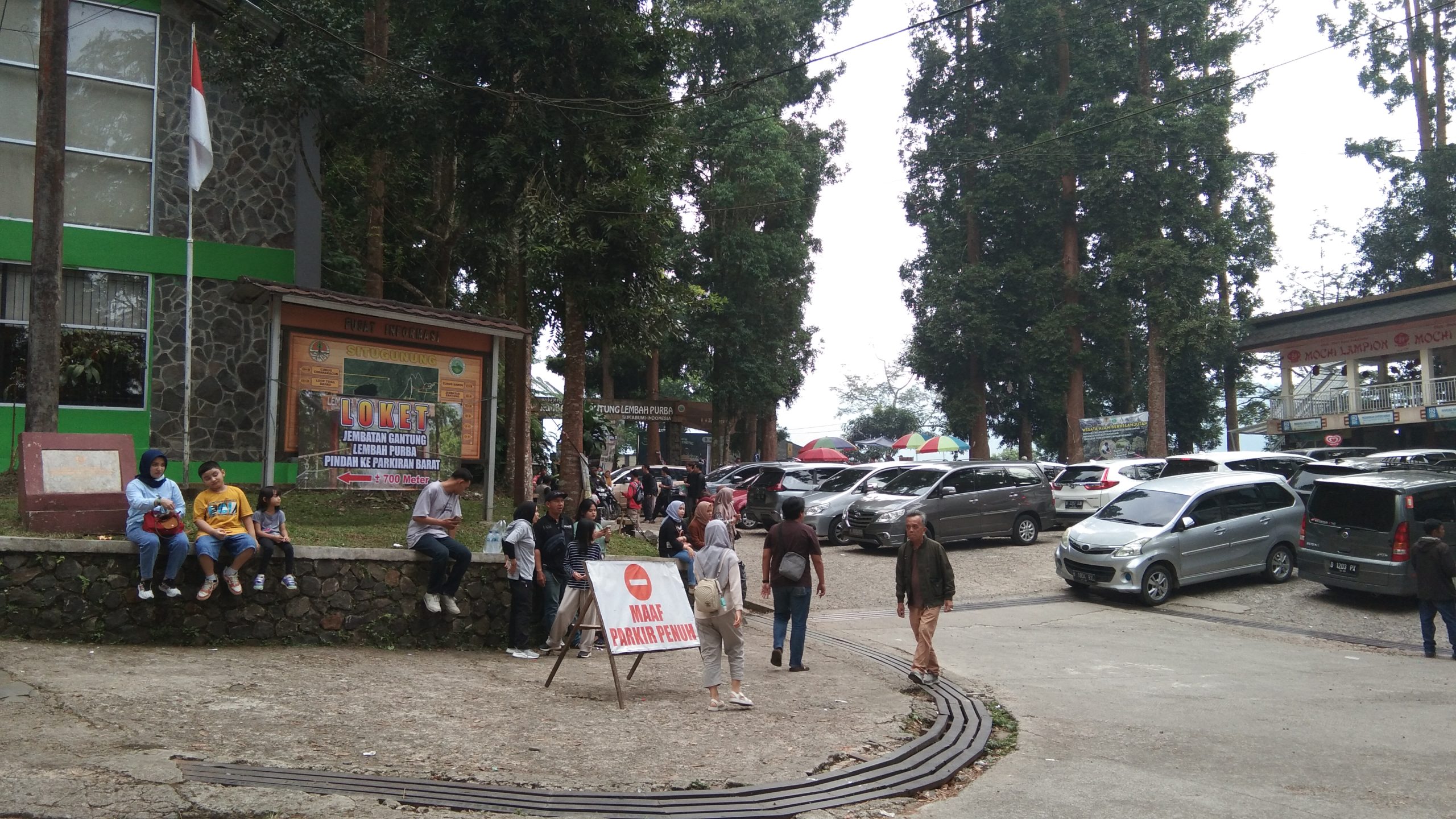 Libur Nasional Dan Cuti Bersama Hari Raya Waisak, Pengunjung Padati Situgunung Jembatan Gantung Lembah Purba Libur Nasional Dan Cuti Bersama Hari Raya Waisak, Pengunjung Padati Situgunung Jembatan Gantung Lembah Purba