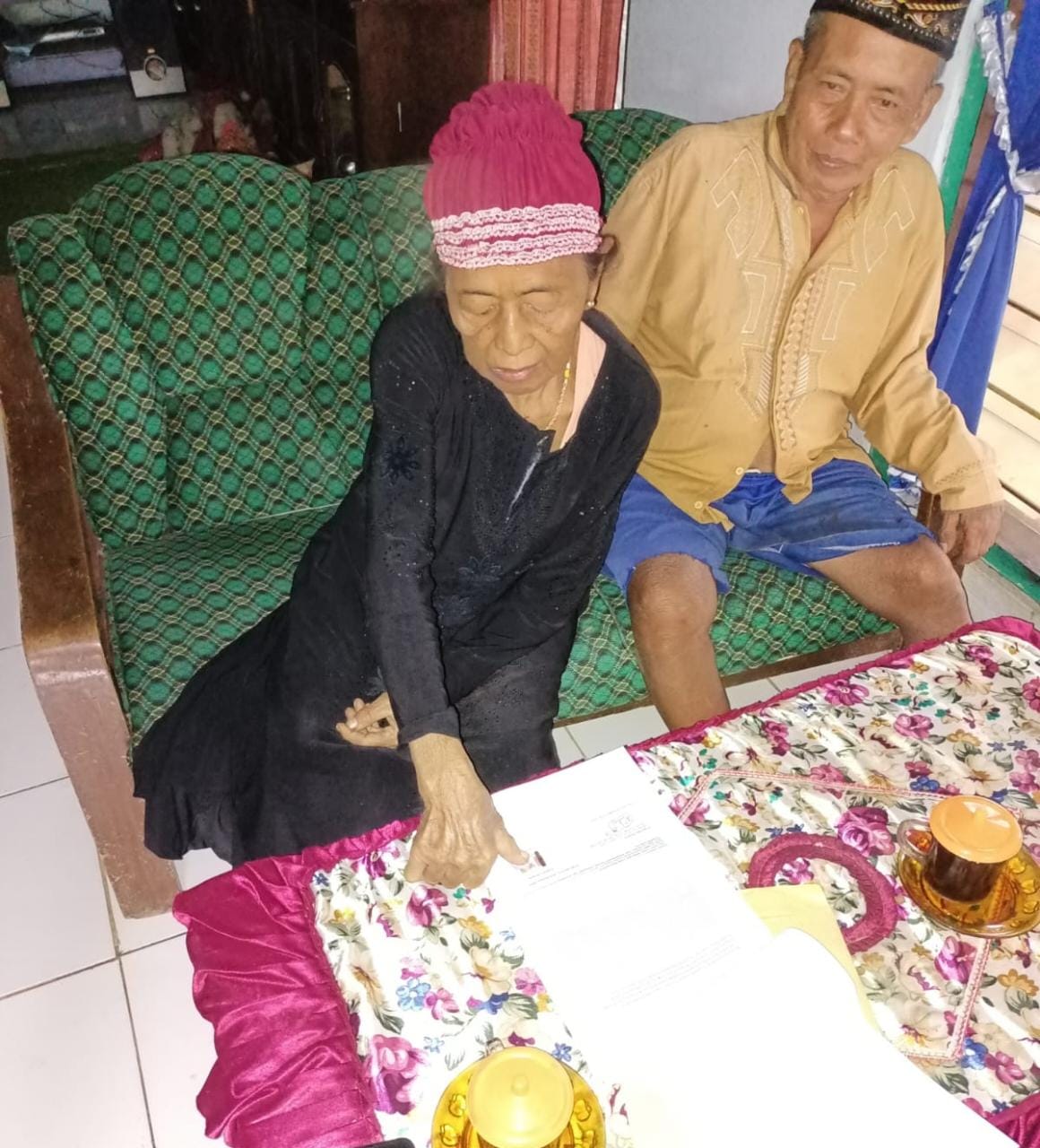 Sebagai pelayanan dalam administrasi dokumen Negara, PPATS di Kec. Leces Kinerjanya Tak Sesuai SOP Akibatkan Lansia Jadi Korban