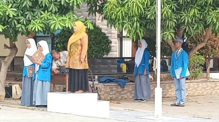 Kepsek SMKN-6 Kota Serang Pimpin Langsung Upacara Penutupan MPLS
