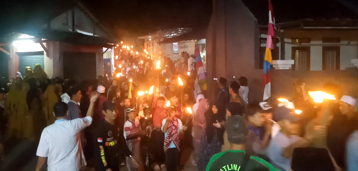 10 Ribu Obor Semarakan Perayaan 1 Muharam 1445 H Desa Karyasari