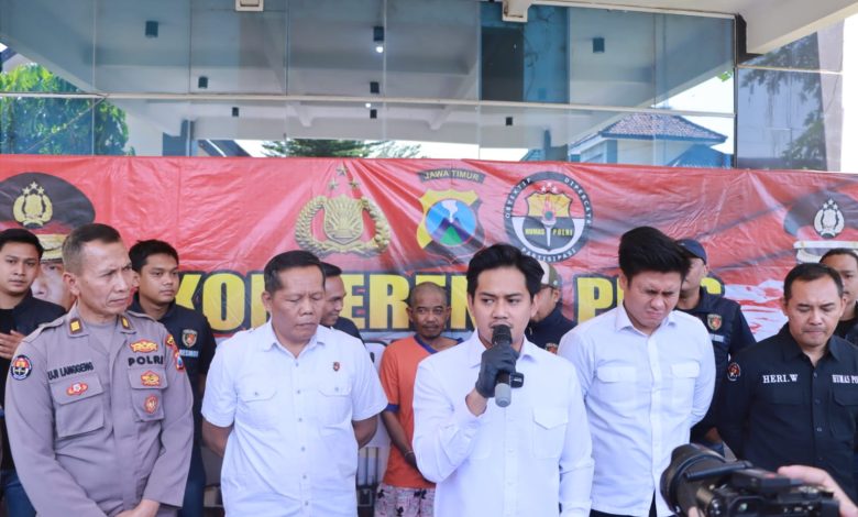 Polres Kediri Ungkap Kasus Pembunuhan Orang Tua Kandung Menghabisi Anak Kandung Polres Kediri Ungkap Kasus Pembunuhan Orang Tua Kandung Menghabisi Anak Kandung