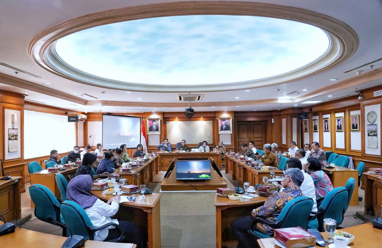 Bertemu Tim Percepatan Reformasi Hukum, Menteri Siti Sampaikan Kebutuhan Dukungan Hukum Bidang LHK