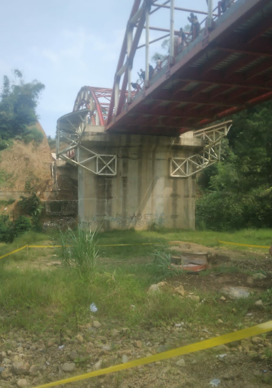 Di duga Defresi Seorang Pria Di Kadudampit Terjun Dari Jembatan Baru Cinumpang Di duga Defresi Seorang Pria Di Kadudampit Terjun Dari Jembatan Baru Cinumpang