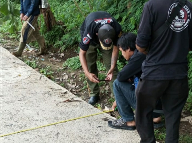 Pembangunan Jalan Rabat Beton Desa Cipetir Sukabumi Jadi Sorotan, Di Duga Ada Manipulasi Anggaran