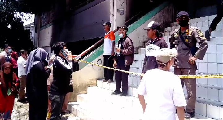 Pasca Kebakaran, Pemilik Kios Berharap Bisa Masuk untuk Menyelamatkan Sisa Dagangan