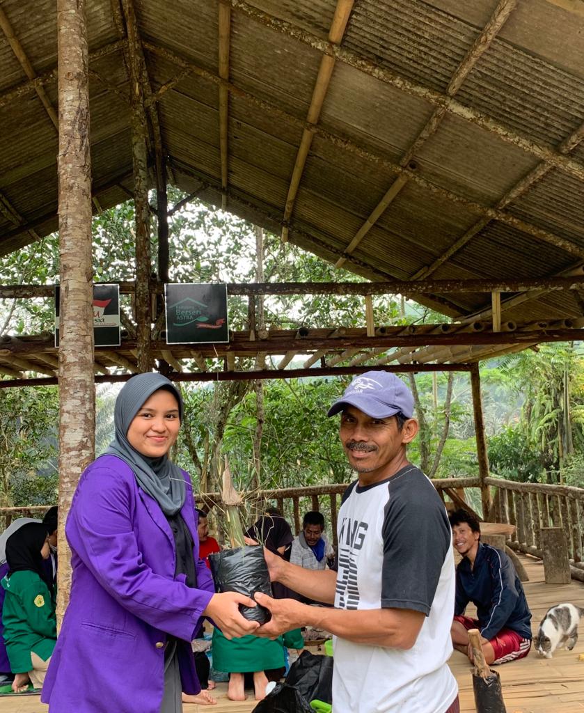 HMB Helianthus Unpak Latih Warga Desa Gedepangrango Budidaya Bibit Bambu Hingga Resmikan Lahan Konservasi Bambu