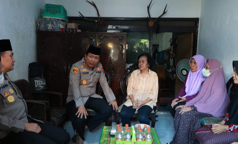 Kapolda Jatim Jum'at Curhat Menyambangi Di Aspol Ketintang Surabaya