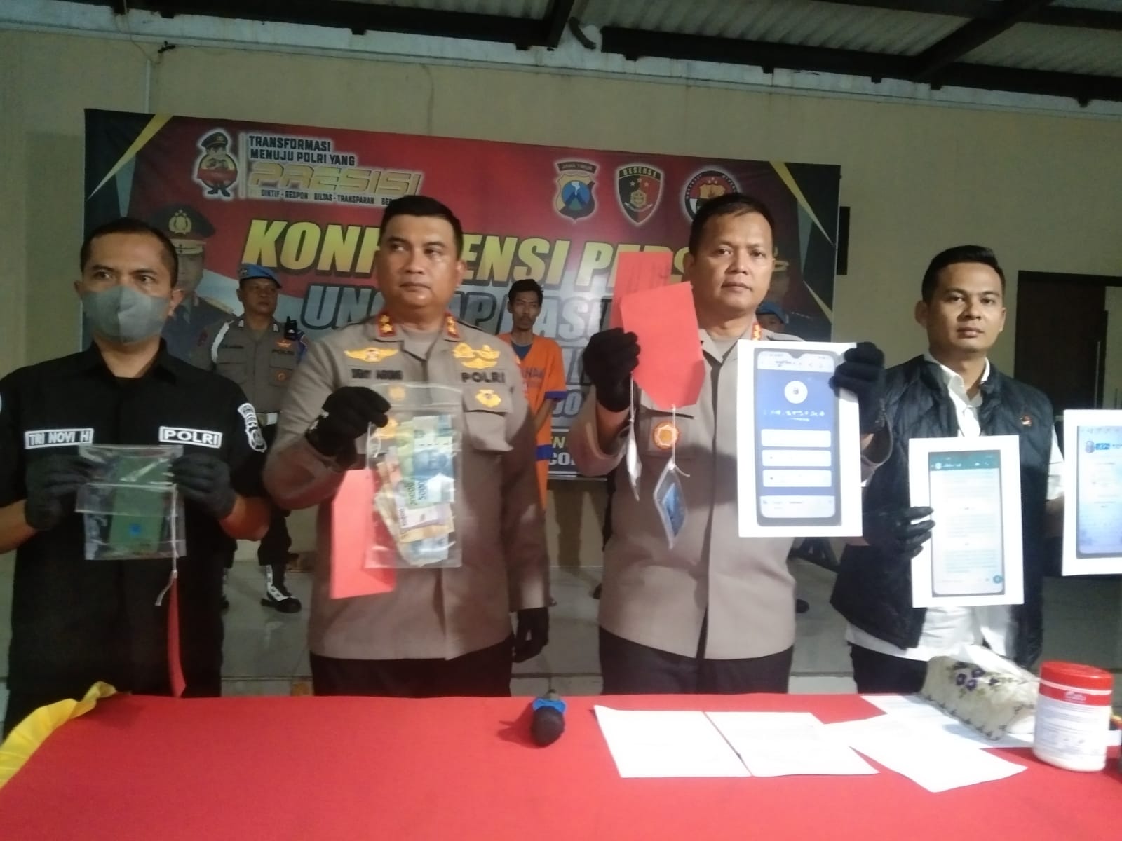 Polresta Sidoarjo Ungkap Kasus Perjudian Online Polresta Sidoarjo Ungkap Kasus Perjudian Online