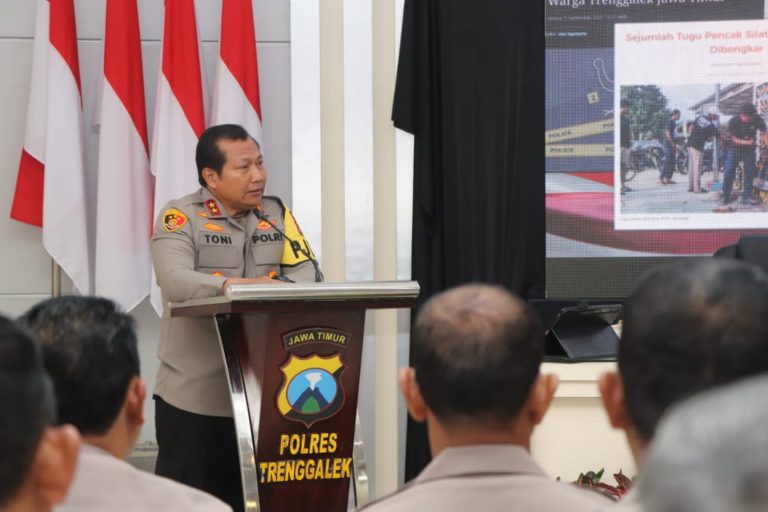 Kapolda Jatim Kunker Ke Mapolres Trenggalek Melihat Kondisi Kamtibmas di wilayah Hukum Trenggalek Kapolda Jatim Kunker Ke Mapolres Trenggalek Melihat Kondisi Kamtibmas di wilayah Hukum Trenggalek