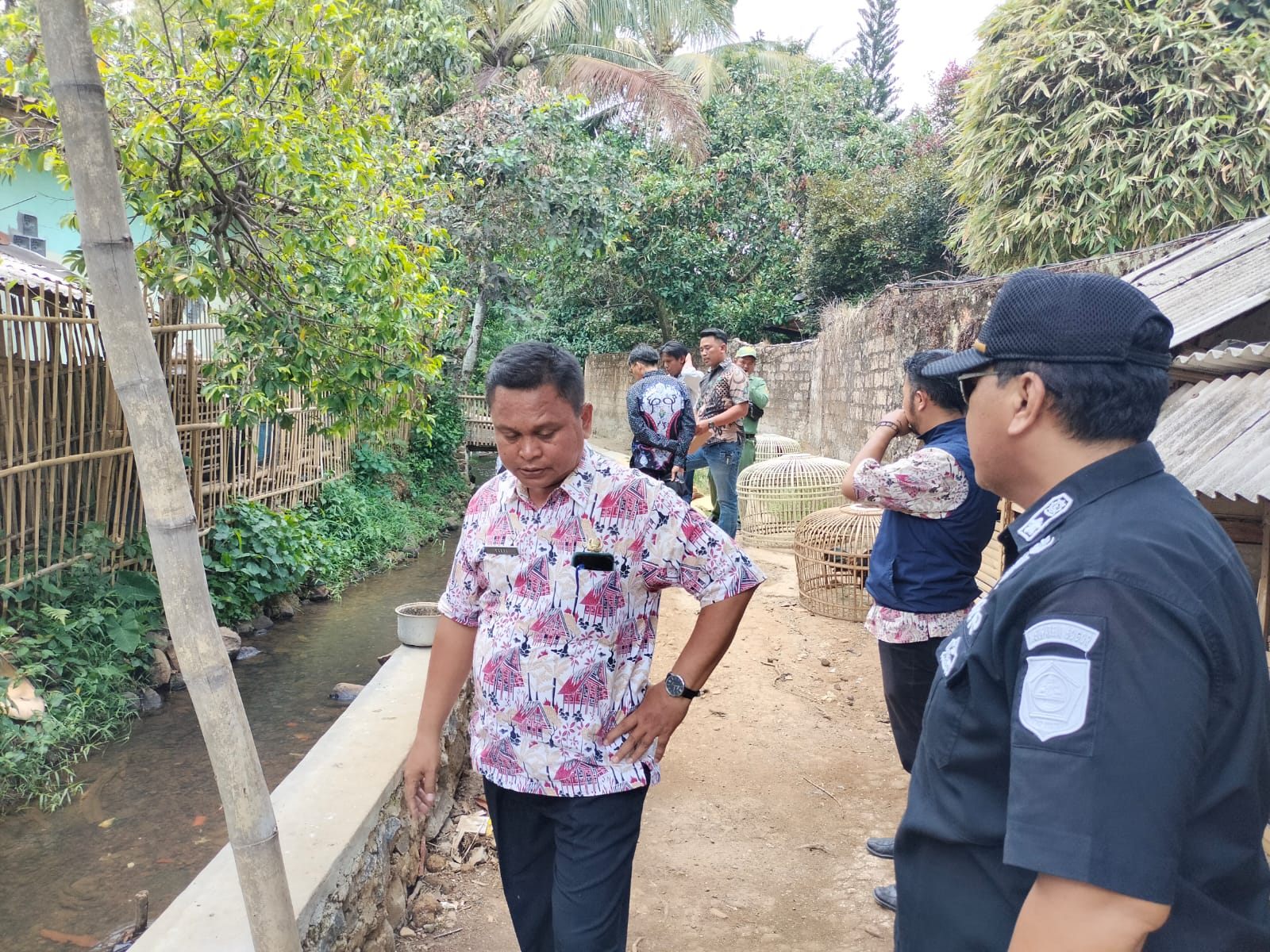 Tim Monev Kecamatan Cibungbulang Lakukan Monitoring Langsung di Desa Dibatok 1