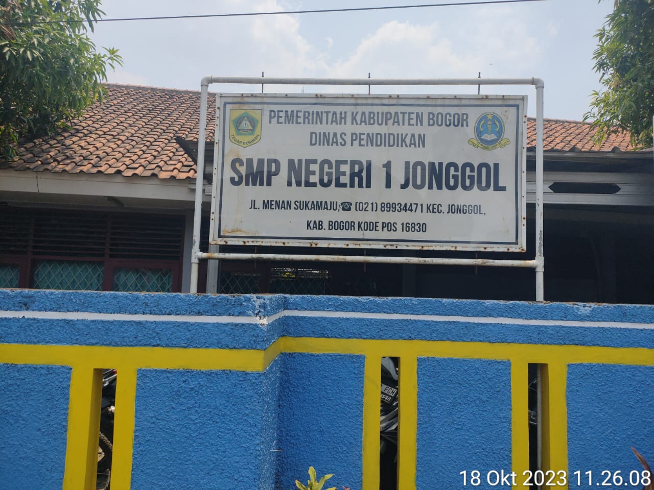 Proyek Renovasi SMP Negeri 1 Jonggol Diduga Tidak ada Papan Informasi Kegiatan, Mandor Tidak Tahu Nama Perusahaannya