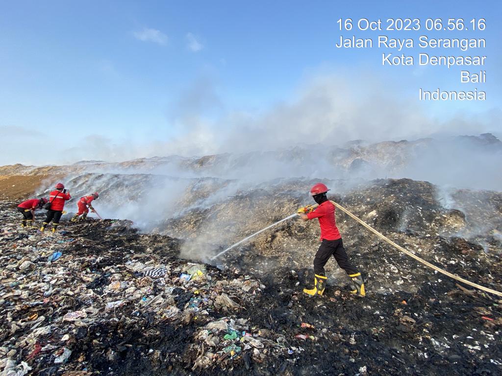 KLHK Gerak Cepat Bantu Pemadaman TPA Suwung Bali KLHK Gerak Cepat Bantu Pemadaman TPA Suwung Bali