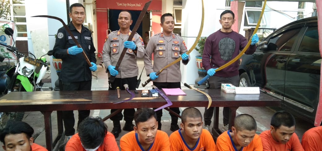 Polsek Tambaksari Ungkap Kasus 7 Tersangka Pelaku Gengster di Surabaya