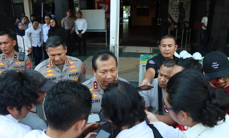 Kapolda Jatim Memberikan Apresiasi ke Polresta Kota Malang Penindakan Lalin di Wilayahnya